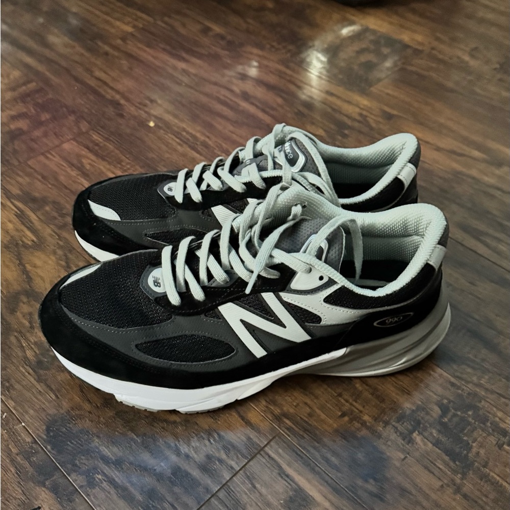 New Balance Black 990
